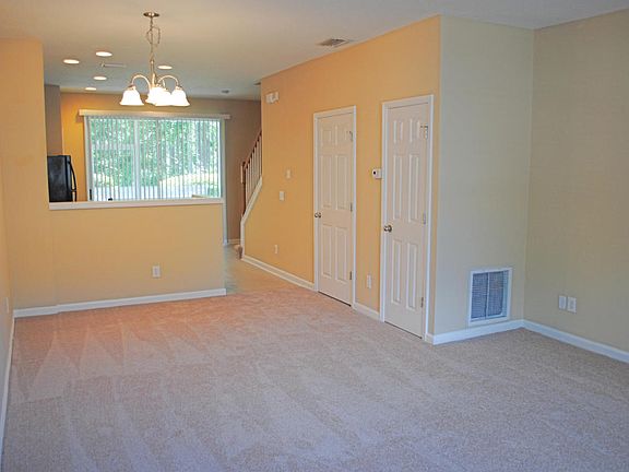 3rd image of 3618 Summerlin Ln