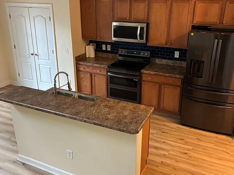 1026 Fairway Ln #A — Photo 3