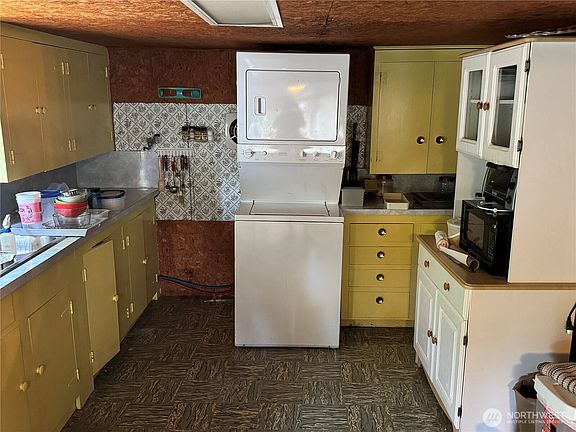 5th image of 32118 Benbow Drive E