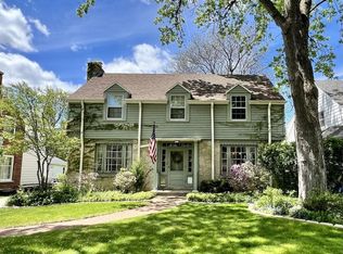 6245 N Bay Ridge Ave, Whitefish Bay, WI 53217