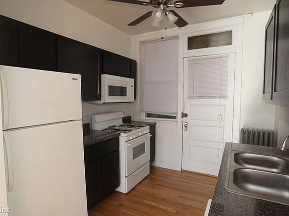 2nd image of 1454 W Argyle St APT 1S