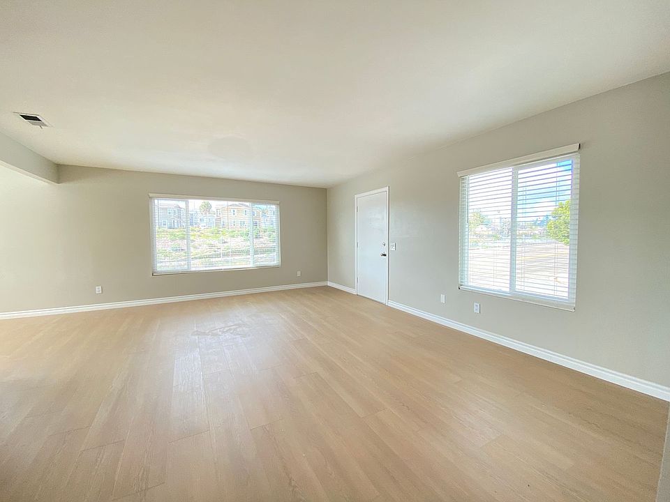 1st image of 1401 Montgomery Dr