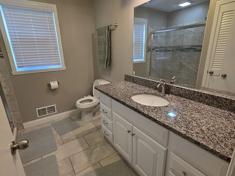 3827 Abbotsford Rd — Photo 24