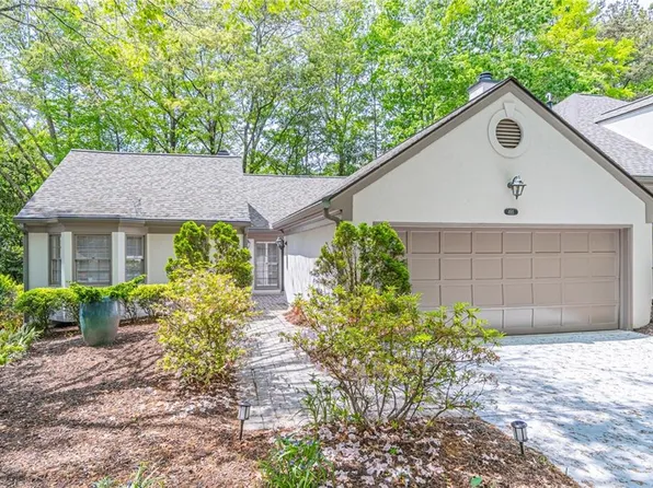 495 Greenlaurel Dr, Sandy Springs, GA 30342