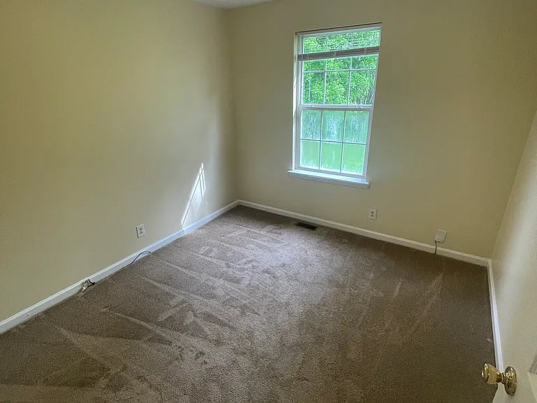 100 Grant Ave — Photo 15