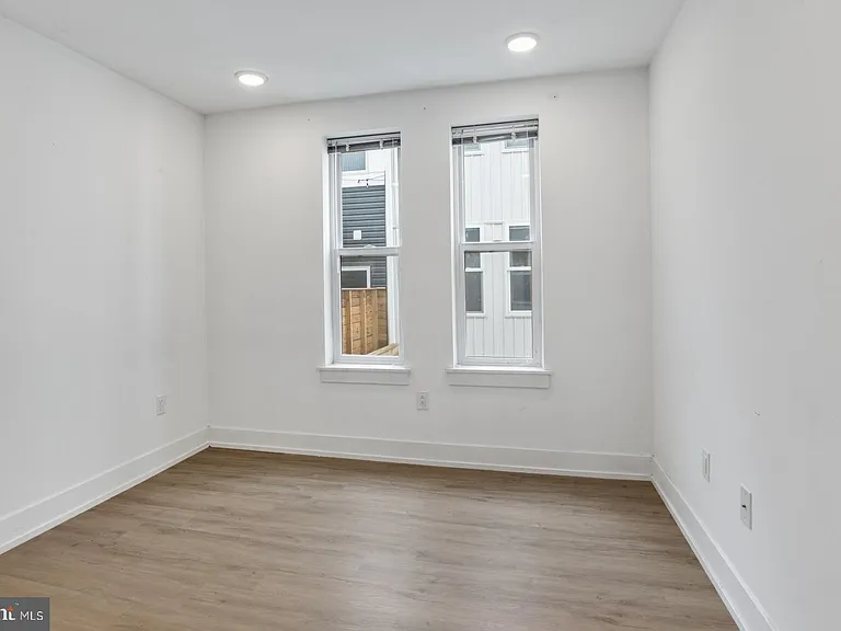 1335 N Marston St #402 — Photo 16