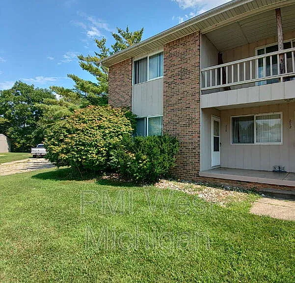 214 Grand Manor Dr — Photo 2