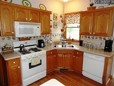 4th image of 2464 Stonefield Dr