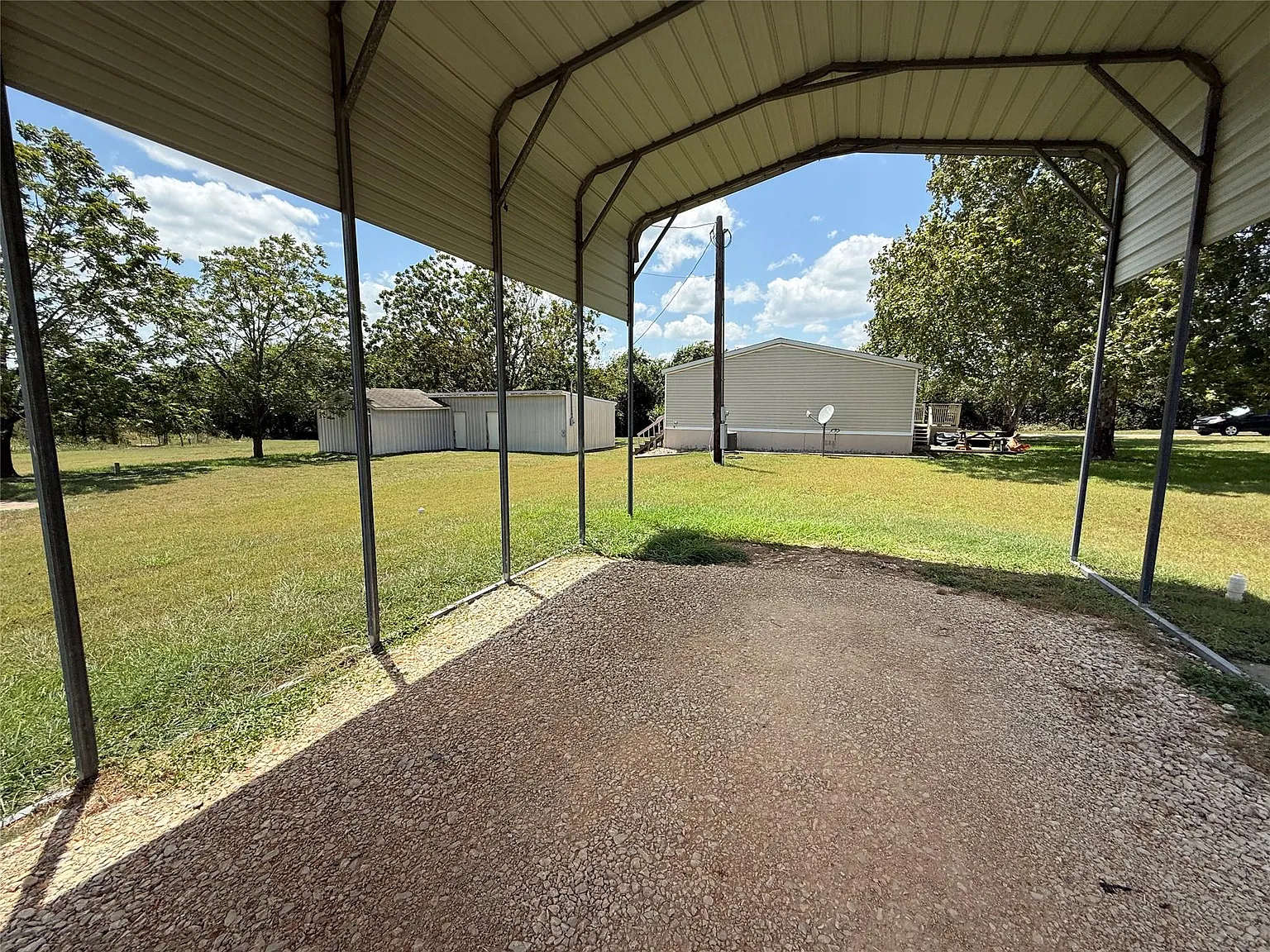 Studio, 2932 sqft, $595 — Photo 2