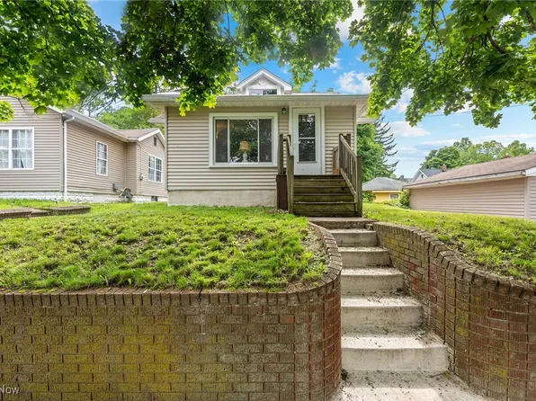 725 Saint Clair Ave, Barberton, OH 44203