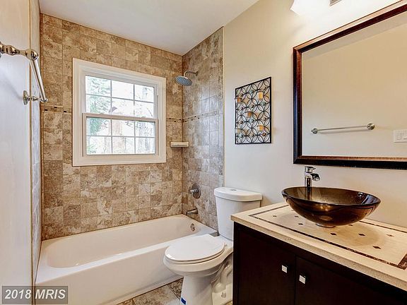 3rd image of 2266 Glenmore Terrace