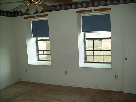 3rd image of 4874 Chesterwood Ct