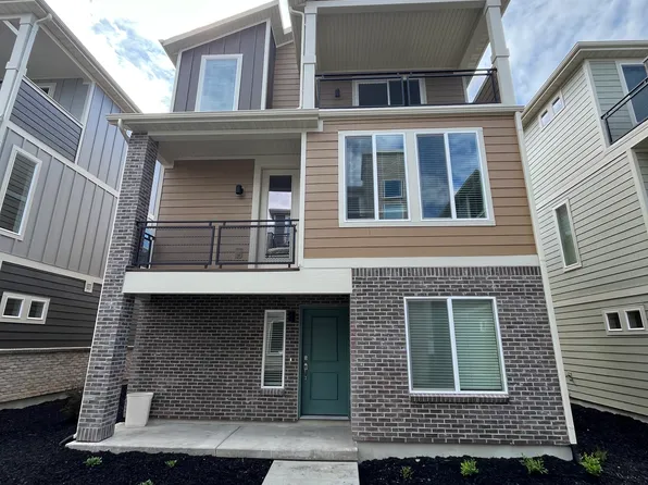 13 N Rio Grand Ave, Farmington, UT 84025
