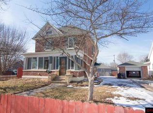 1104 N 6th St, Mankato, MN 56001