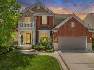 49649 Bloomsbury Ln, Macomb, MI