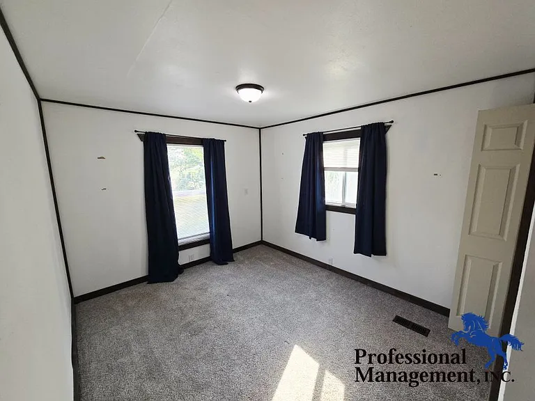 431 Badger Sq — Photo 5
