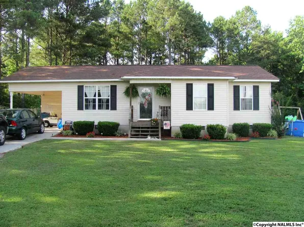 307 Moman Rd, Albertville, AL 35950