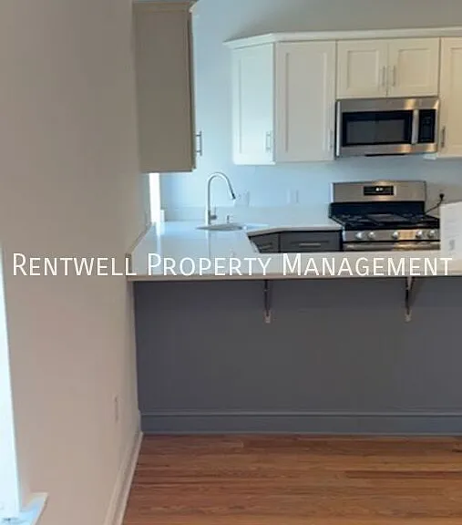 423-425 Dekalb St #3 — Photo 6