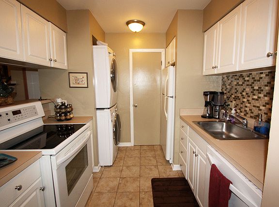 5th image of 2175 N Heather Ln #37C