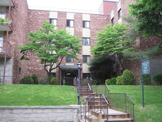 1st image of 119 Dehaven Dr APT 231