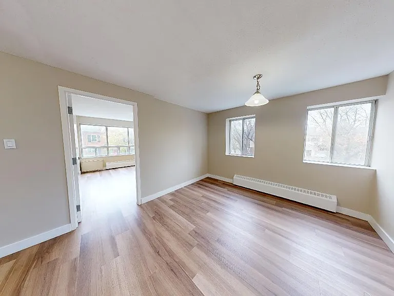 255 Stewart St — Photo 31