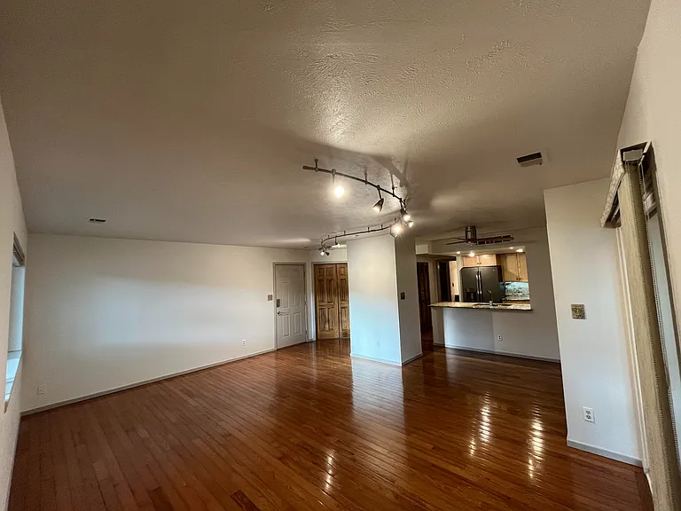 1303 Alpine Ave #15A — Photo 5