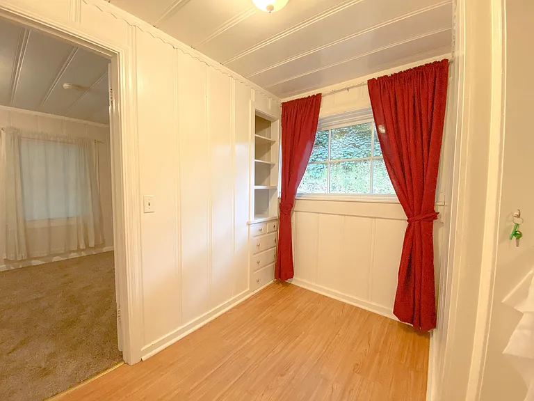 Redwood Ln — Photo 6