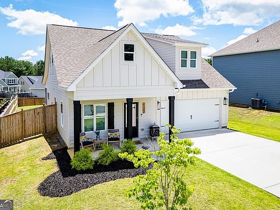3rd image of 125 Cedar Park Way