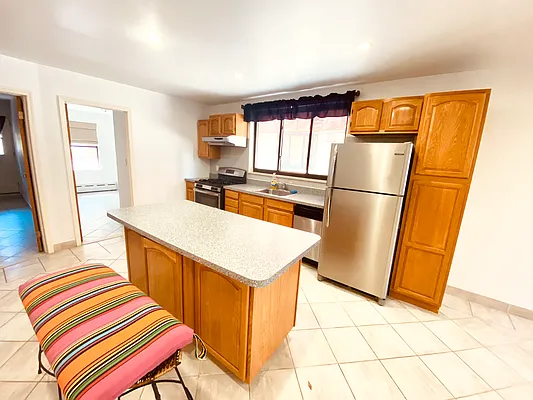 Rented by Voro, LLC | media 8