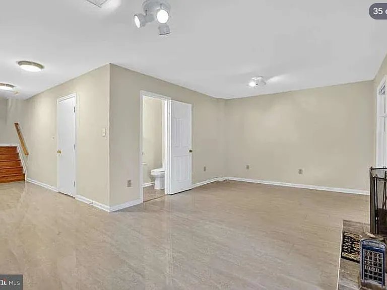 7427 Salford Ct — Photo 35