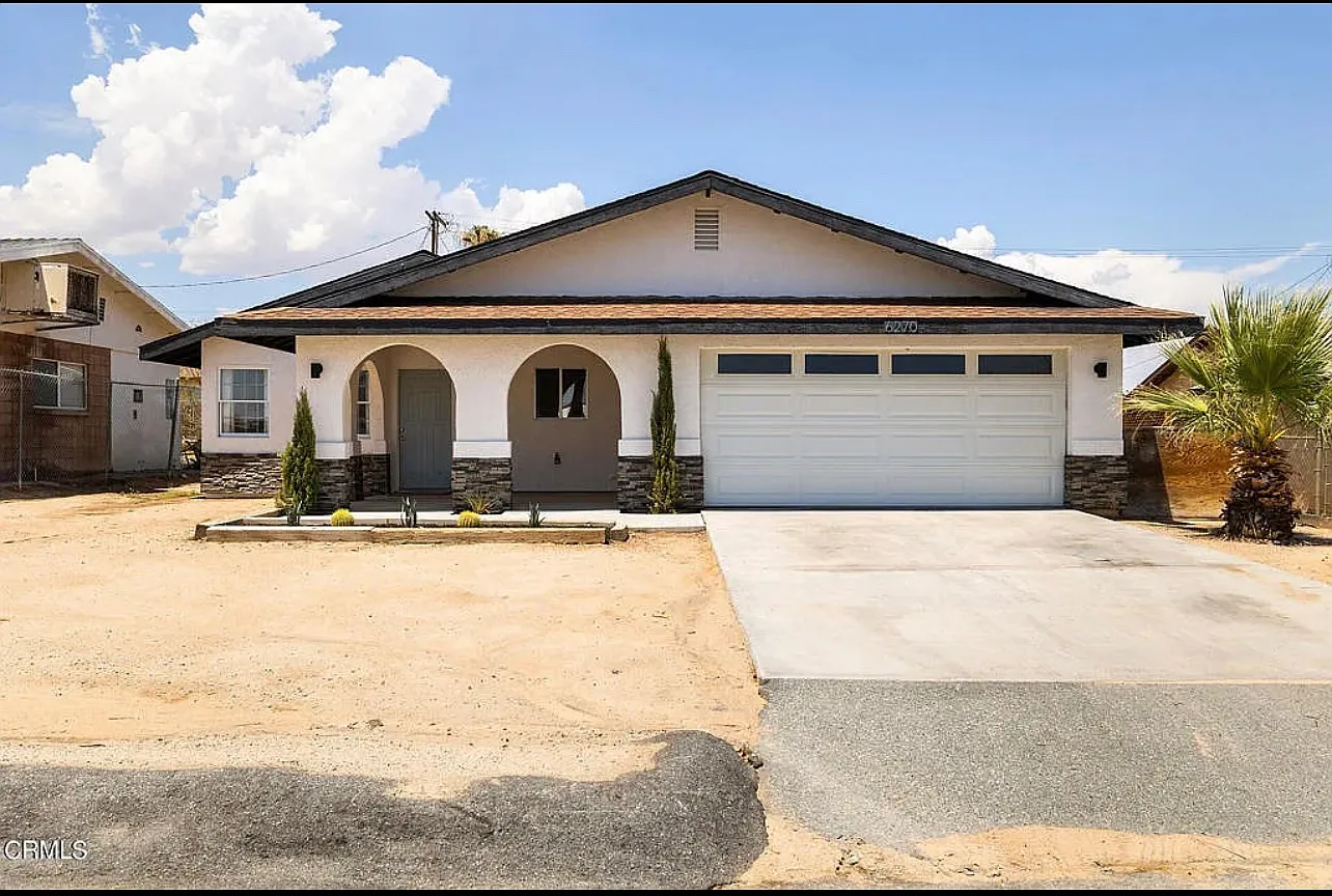 4 bed, 1300 sqft, $2,700 — Photo 1
