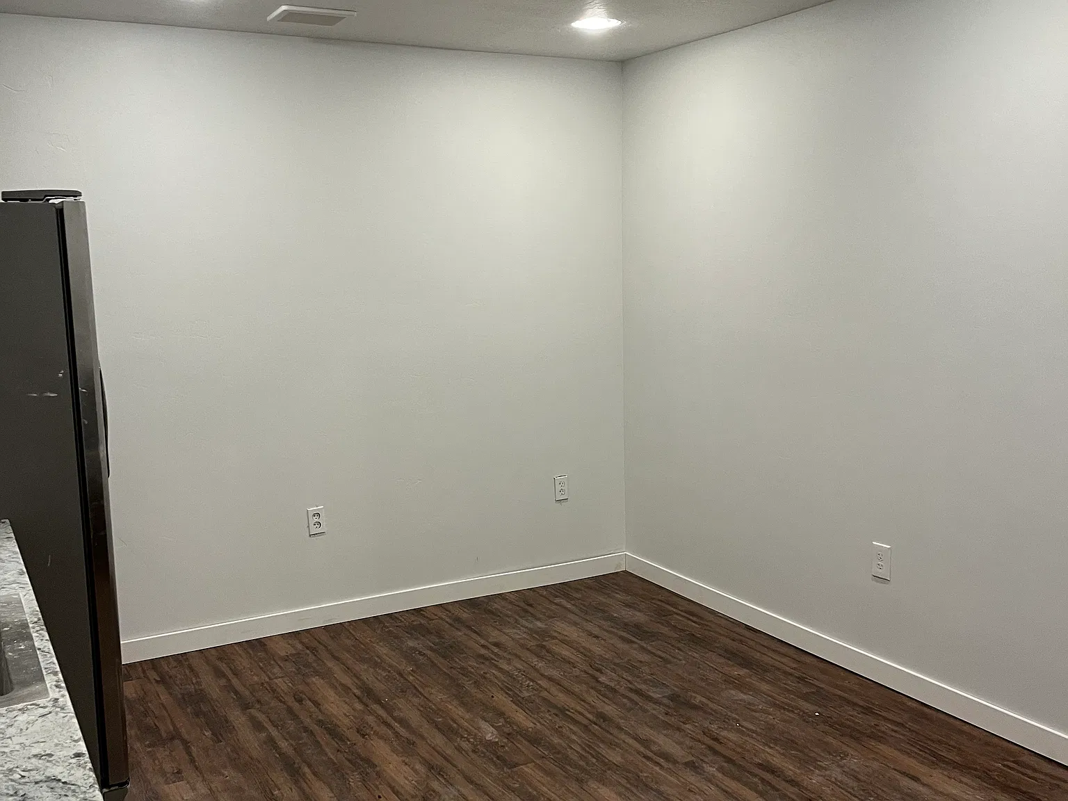 1 bed, 1000 sqft, $1,300 — Photo 2