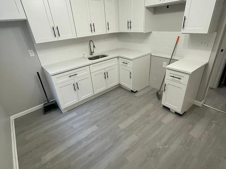 291 W Runyon St #1F — Photo 2