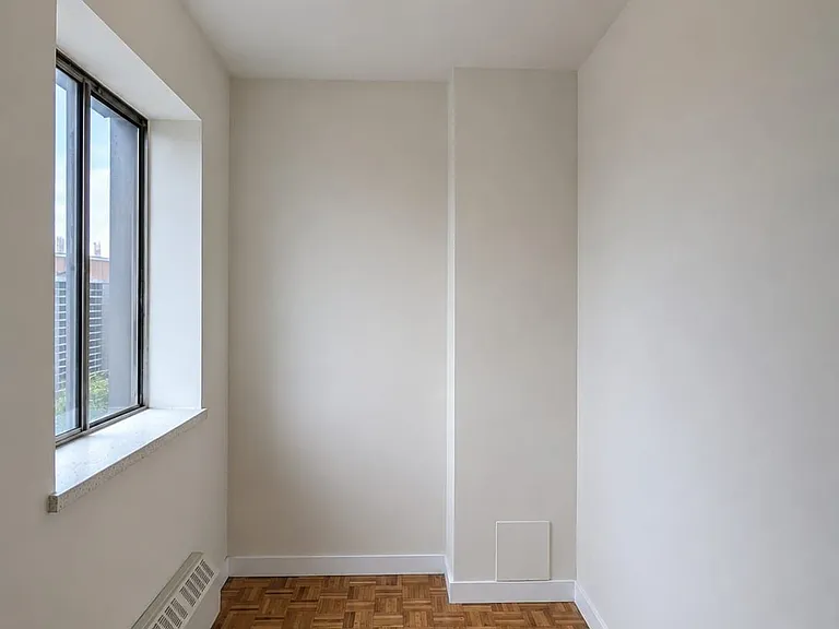 1665 Bloor St E #1015 — Photo 8