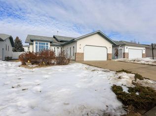 26 S Raabis St, Red Deer, AB T4P3P1