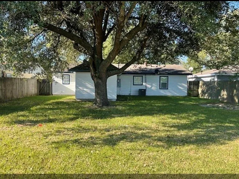 8745 Kimberly Dr — Photo 10