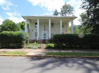 158 Virginia St, Alderson, WV 24910