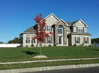 3 Derek Ct, Manalapan, NJ 07726