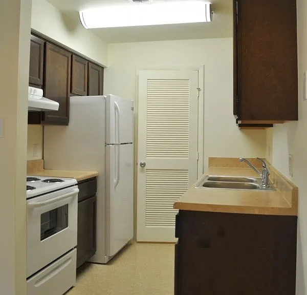 213 Laurel Ln #213 — Photo 3