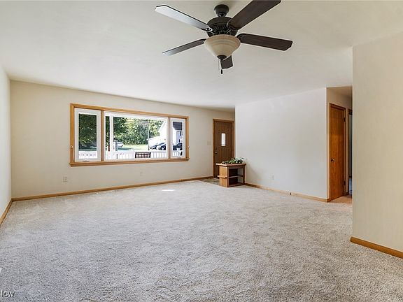 5th image of 720 E Park Ave