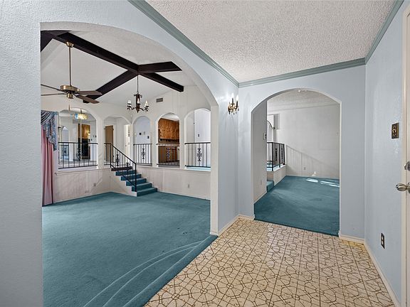 3rd image of 908 Chestnut Dr