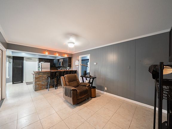 3rd image of 5610 Gillis Dr
