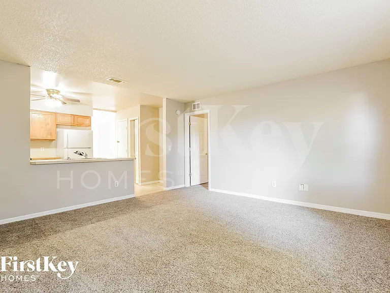2175 Carriage Pointe Loop — Photo 11
