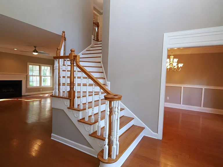 1054 Ridge Rd — Photo 3
