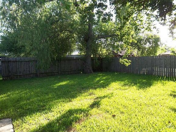5th image of 11615 Welshpool Glen Dr