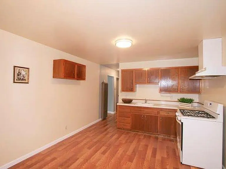343 F St — Photo 9