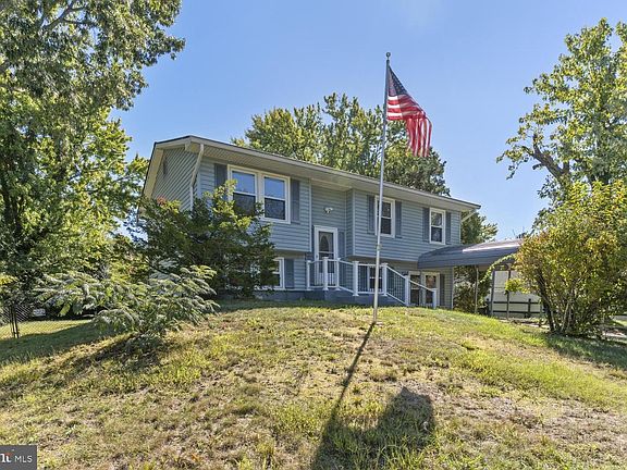 3rd image of 1015 Floyd Ave