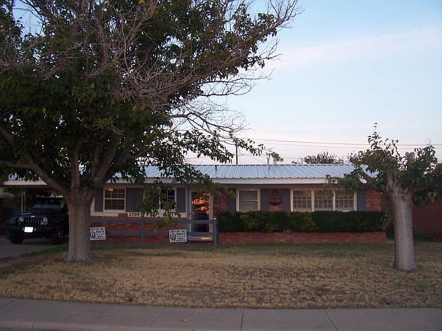 1st image of 2704 Eastover Dr