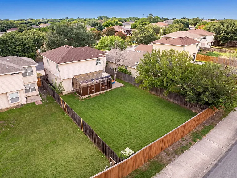 4902 Crestwood Hill Dr — Photo 50
