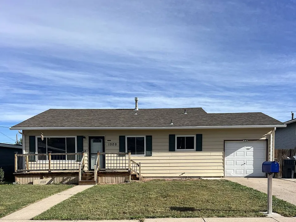 1520 Woodward Dr